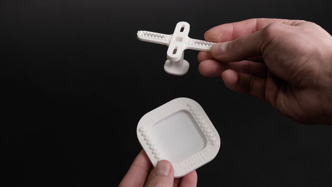 Cross jig on the base plate
